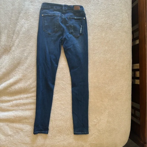 Judy Blue Skinny Jeans - Picture 3 of 4